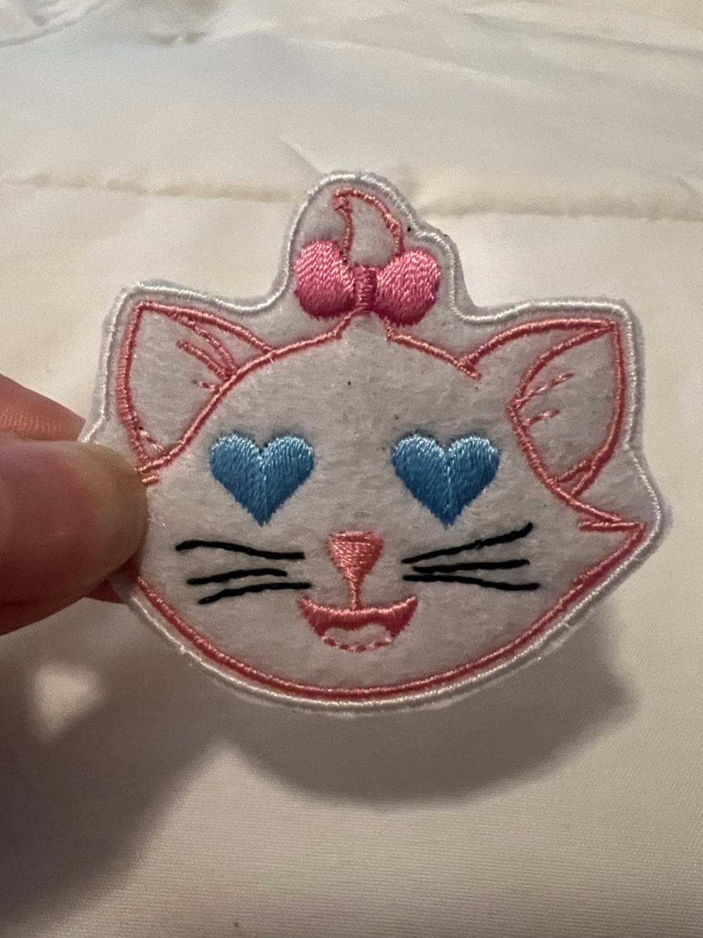Cute Pink & White Cat Patch with Blue Heart Eyes - Unbranded